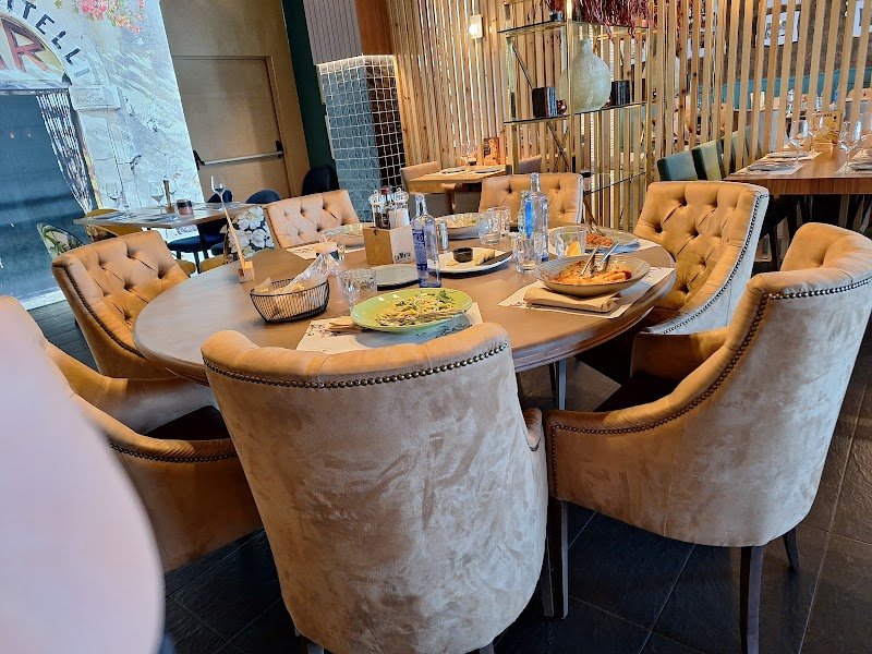 La Mafia se sienta a la mesa - restaurante en Torrevieja, Alicante, España