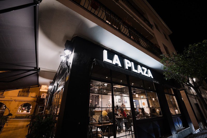 La Plaza - restaurante en Alfaz del Pi, Alicante, España