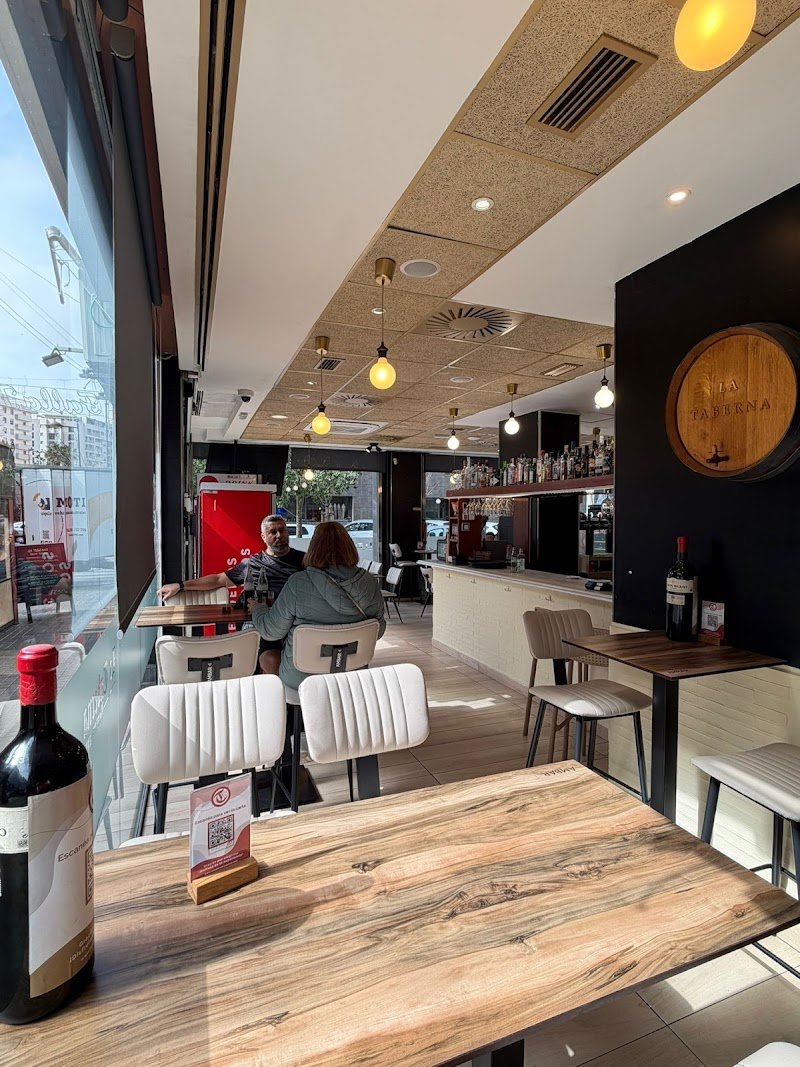 La Taberna, vinos y tapas. - restaurante en Valencia, Valencia, España