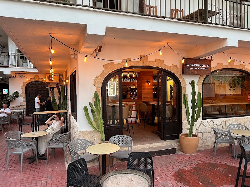 La taverna del 42 - restaurante en Moraira, Alicante, España