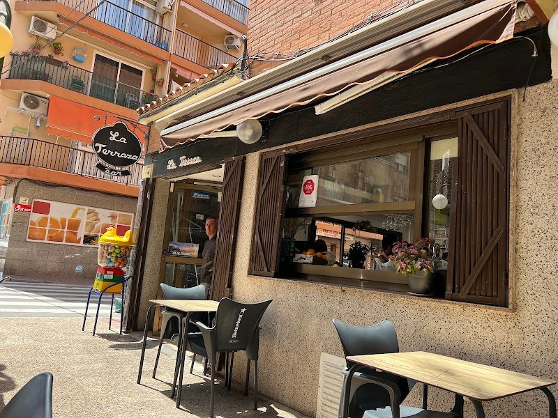 La terraza - restaurante en Alfaz del Pi, Alicante, España