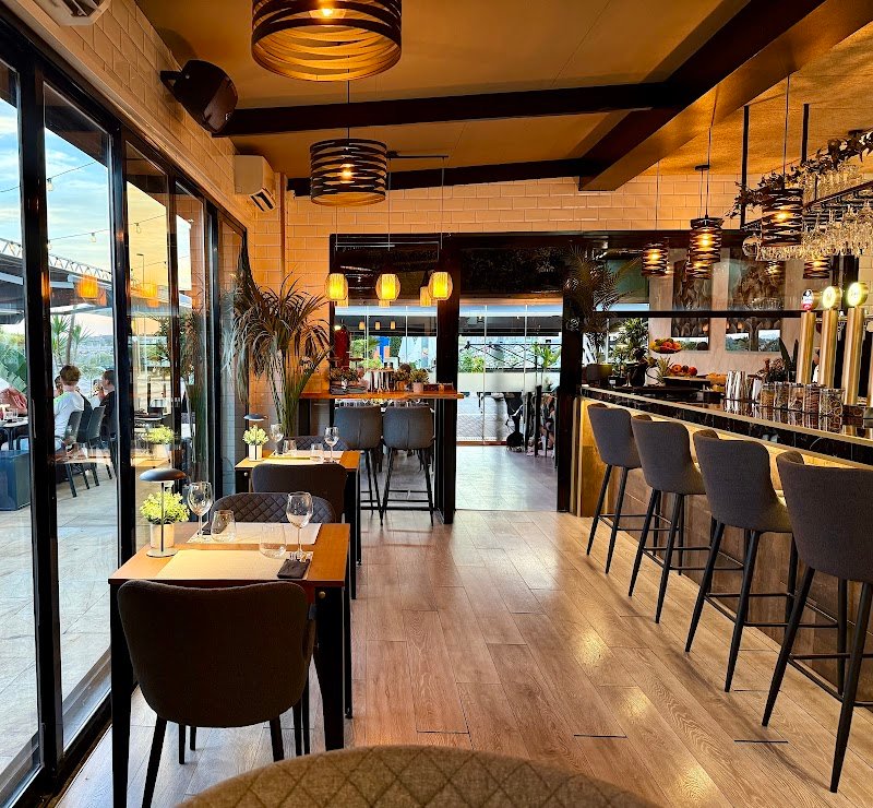 Leo Restaurant & Bar - restaurante en Orihuela Costa, Alicante, España
