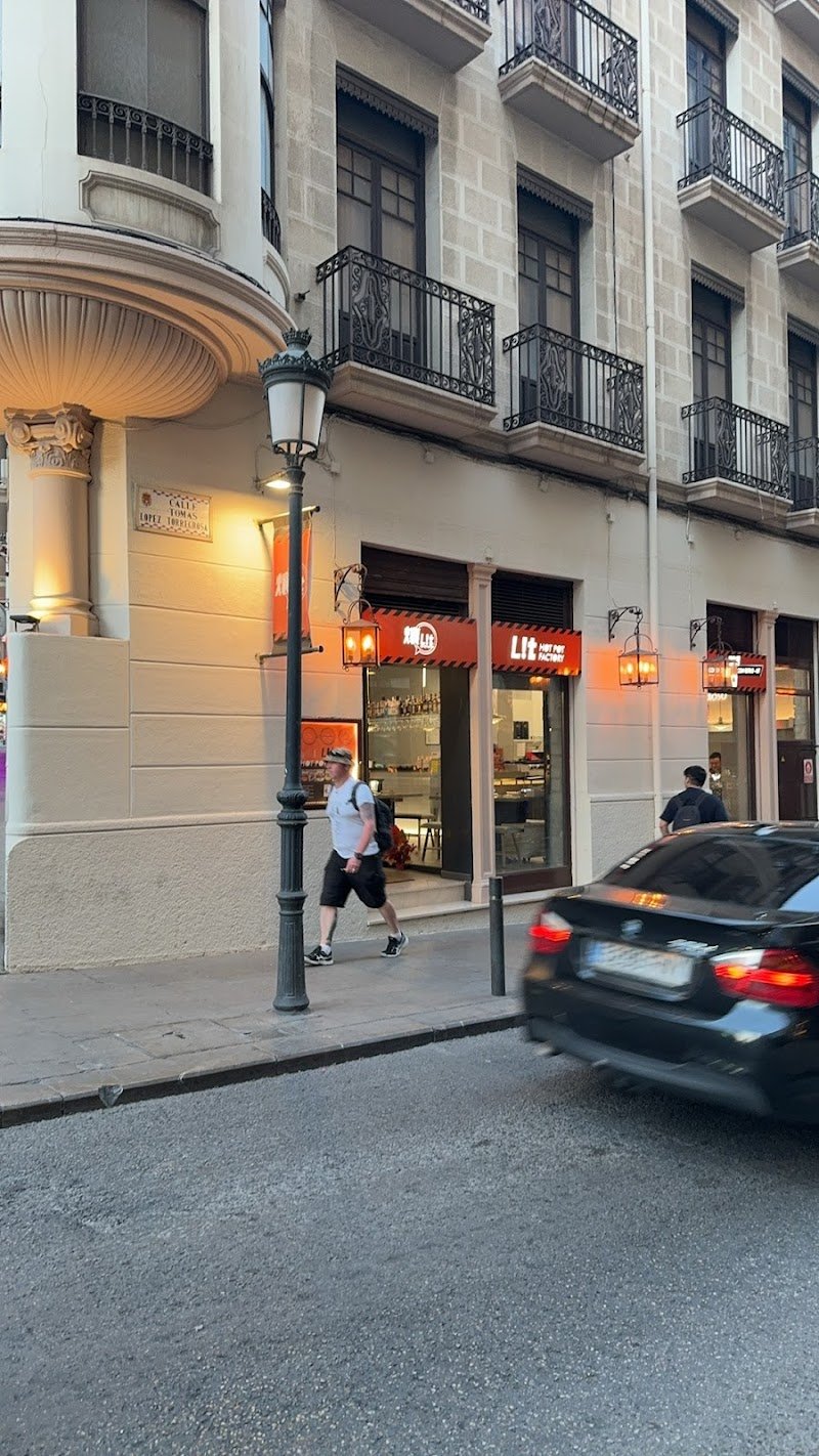 Lit Hot Pot 爙火锅 - restaurante en Alicante, Alicante, España