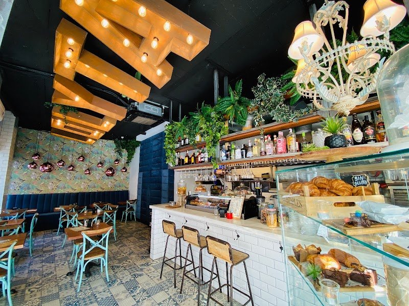 Lolyta Food & Coffee - restaurante en Torrevieja, Alicante, España
