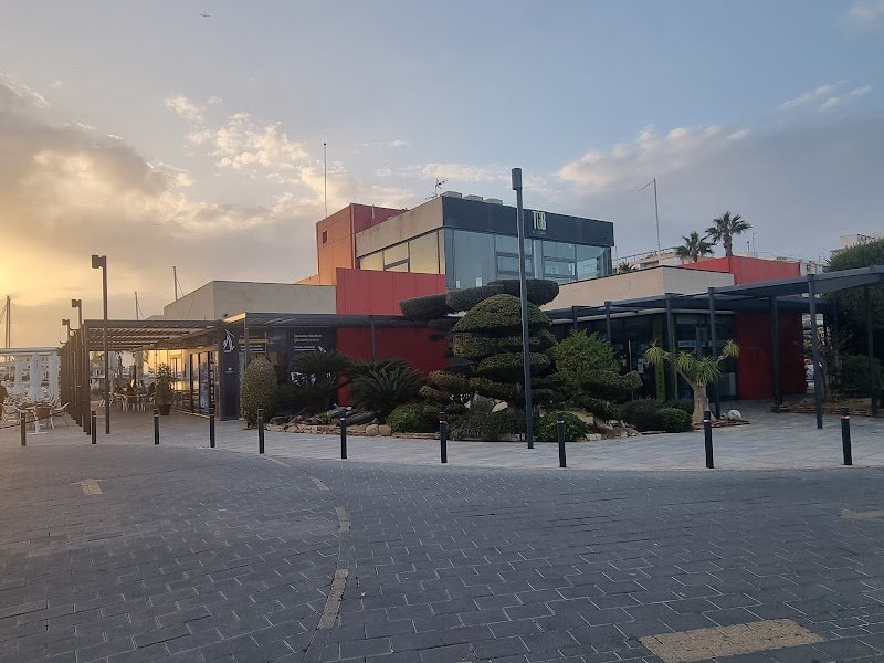 Lonja de pescado de Santa Pola - restaurante en Santa Pola, Alicante, España