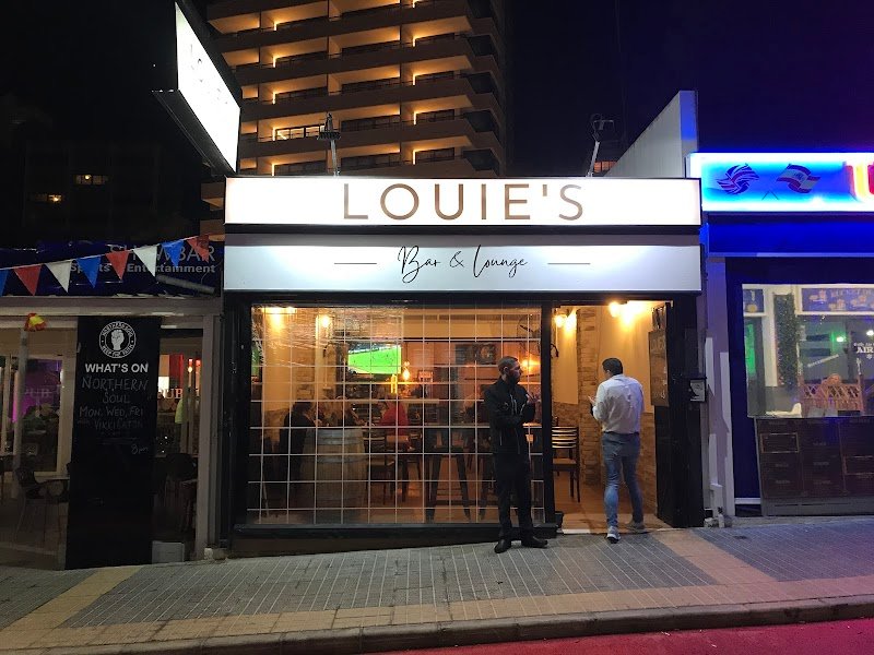 Louie's Bar & Lounge - restaurante en Benidorm, Alicante, España
