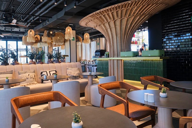 Luz de LÚA BAR & Restaurant - restaurante en El Puig, Valencia, España