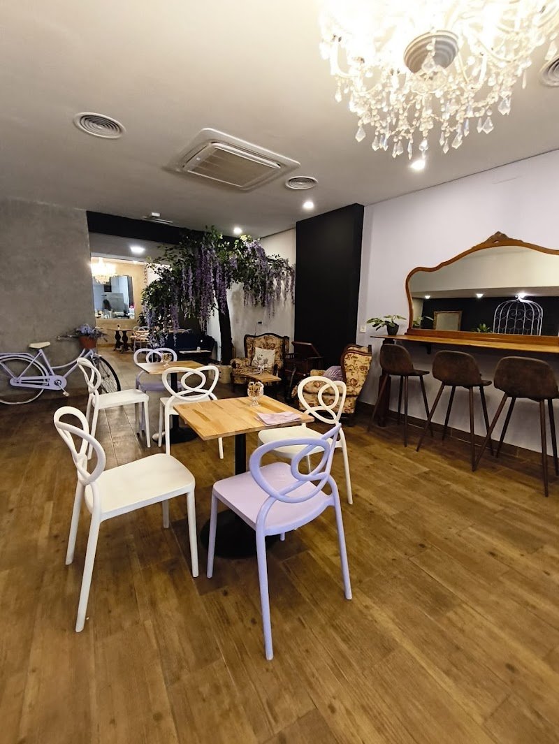 Lyere | Pastelería, Cafetería & Brunch - restaurante en Alicante, Alicante, España