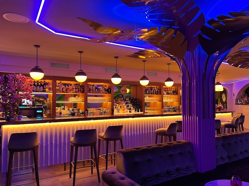 Macao Altea Lounge Bar - restaurante en Calpe, Alicante, España