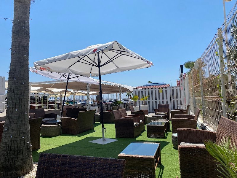 Mediterraneo Beach Club - restaurante en Canet d'en Berenguer, Valencia, España