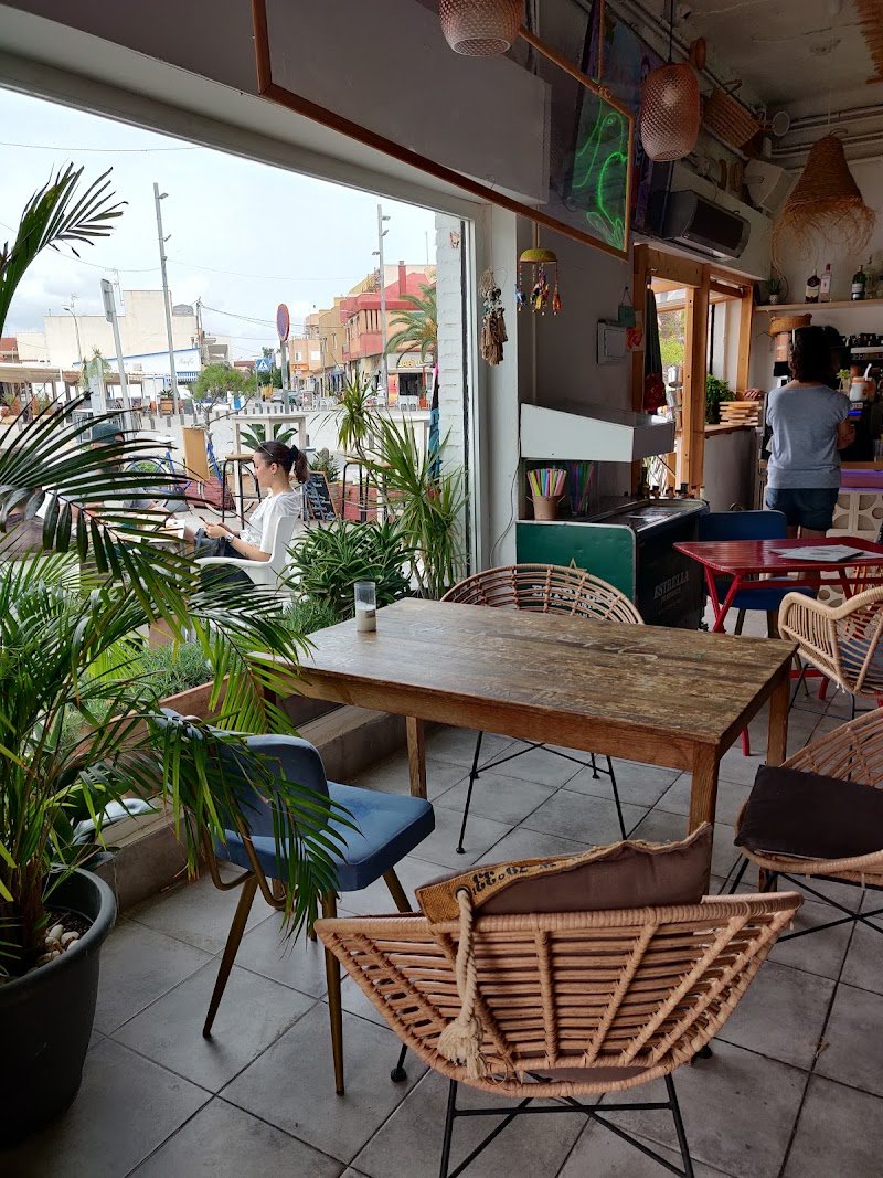 Mejias Beach - restaurante en Pilar de la Horadada, Alicante, España