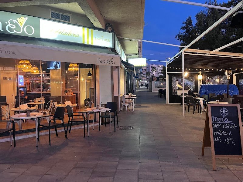 MOLA brunch y tapas - restaurante en Santa Pola, Alicante, España