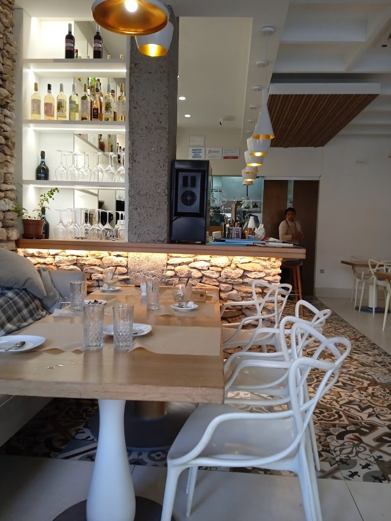 Oasis Bar-Restaurante - restaurante en Guardamar del Segura, Alicante, España