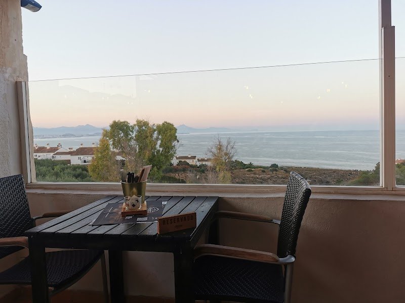 Ohana GastroBar - restaurante en Isla de Tabarca, Alicante, España
