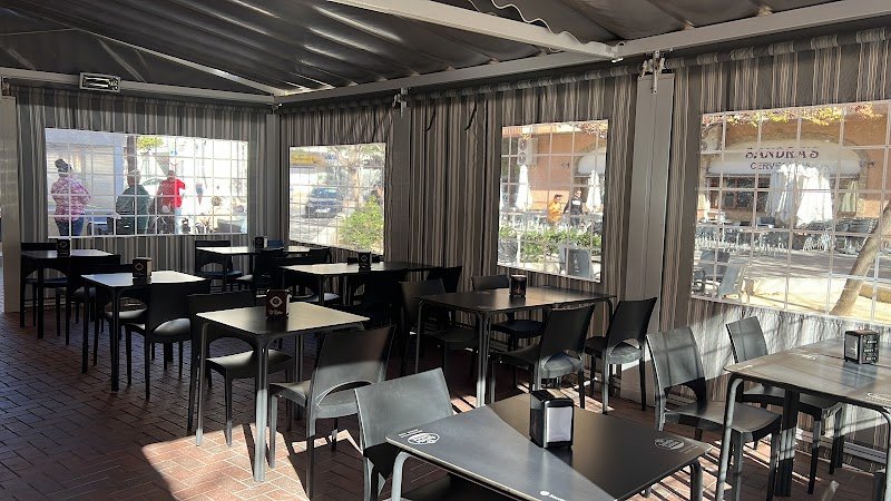 Parrillada Pizzeria El Rodeo - restaurante en San Vicente del Raspeig, Alicante, España
