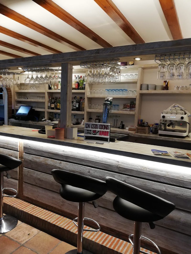 Petra's Bar Restaurante - restaurante en Moraira, Alicante, España