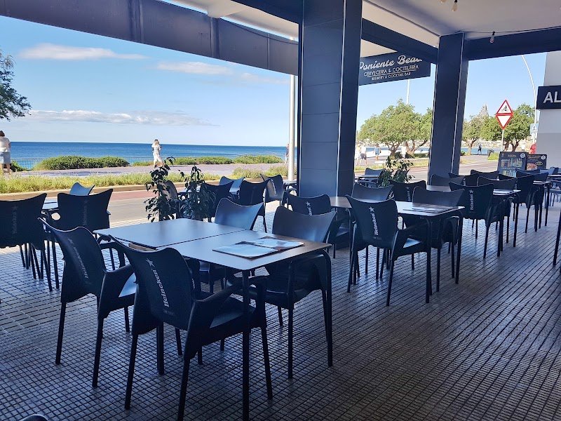Poniente Beach (Cervecería & Coctelería) - restaurante en Benidorm, Alicante, España