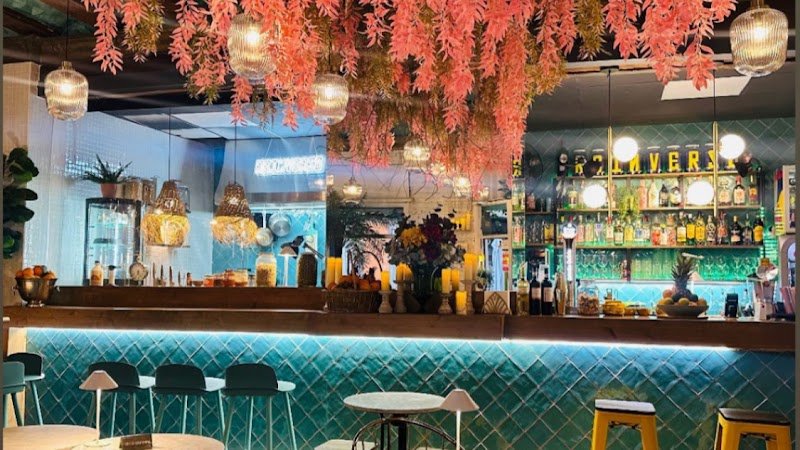 Reinverso Bar - restaurante en Valencia, Valencia, España