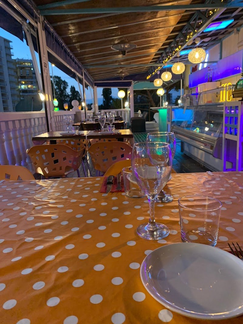 Restaurante/Arrocería Barraqueta de Mar/Barraca Beach - restaurante en Canet d'en Berenguer, Valencia, España