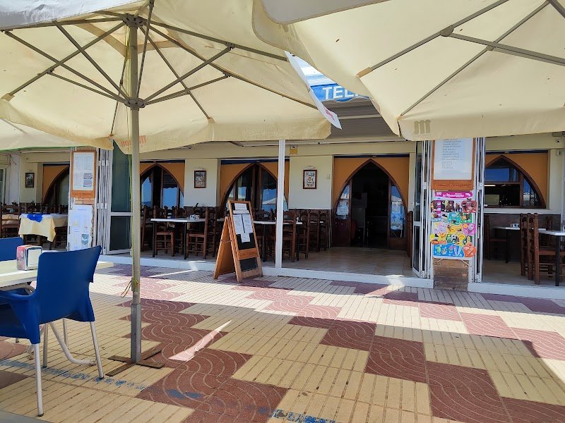 RESTAURANTE CORNER - restaurante en El Perelló, Valencia, España