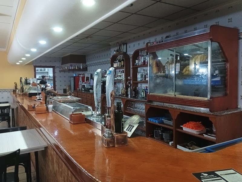 Restaurante El Calar Pizzeria Arroceria Casi 33 años al servicio - restaurante en Pilar de la Horadada, Alicante, España