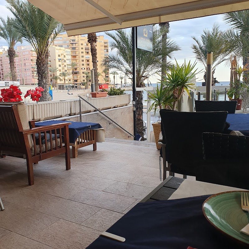 Restaurante La Perla Playa del Cura - restaurante en Torrevieja, Alicante, España
