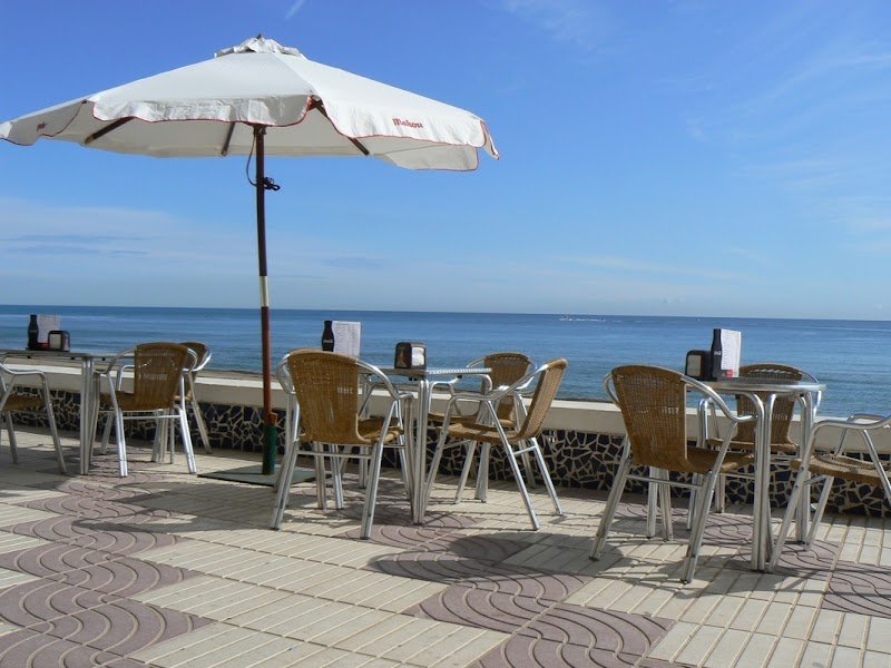 Restaurante Llobarro - restaurante en El Perelló, Valencia, España