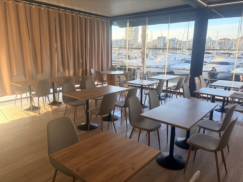 Restaurante Que Rico Puerto De Alicante - restaurante en Alicante, Alicante, España