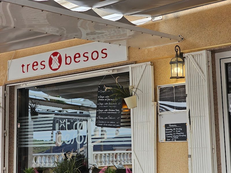 Restaurante Tres Besos - restaurante en Arenales del Sol, Alicante, España