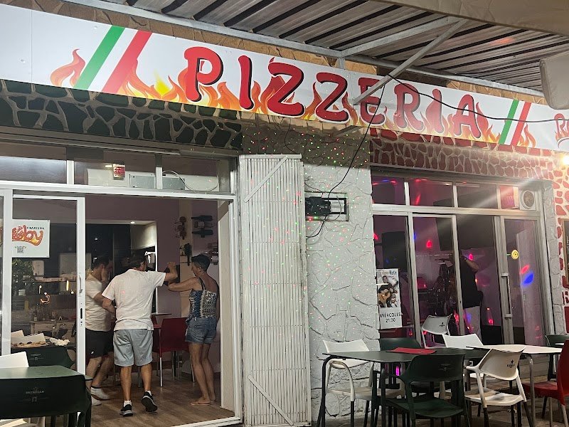 Roby pizzeria - restaurante en Benidorm, Alicante, España