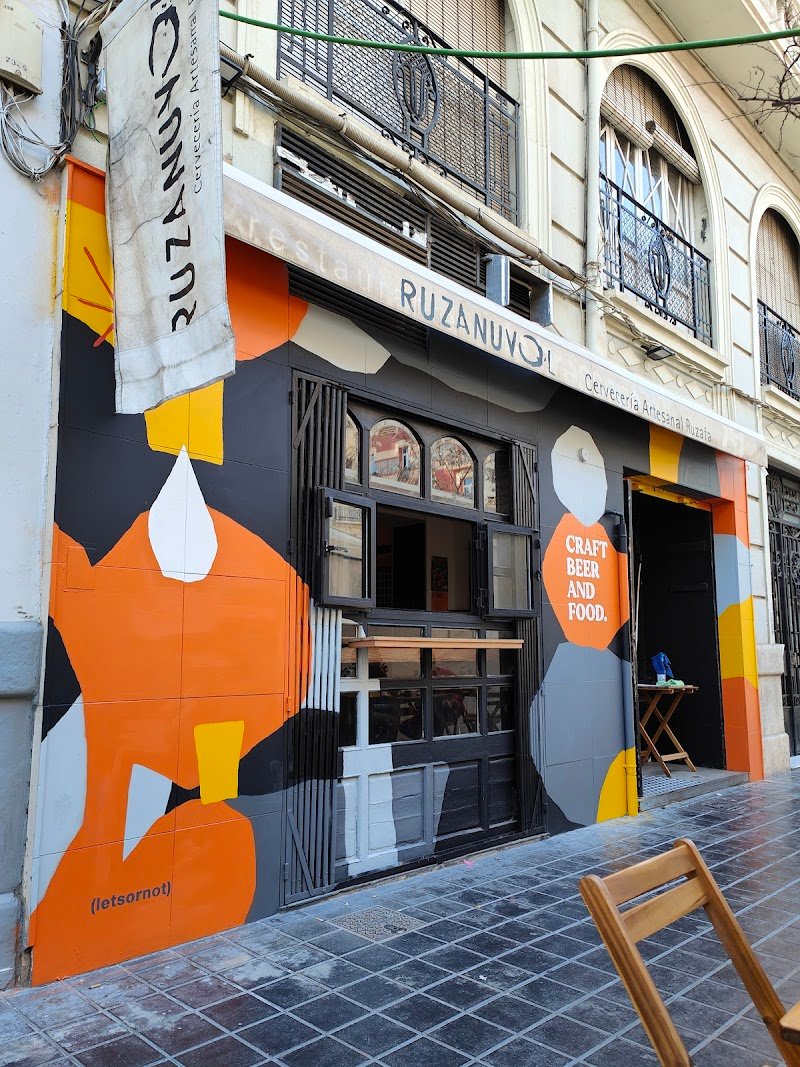 RUZANUVOL - restaurante en Valencia, Valencia, España