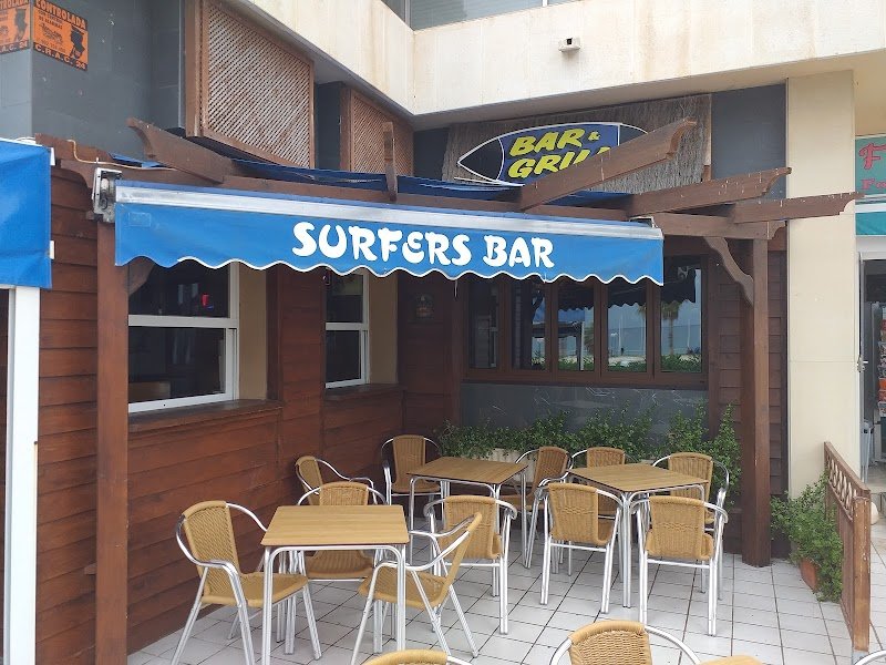 Surfers bar & grill. - restaurante en La Zenia, Alicante, España