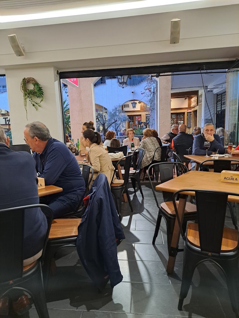 Taperia Los Mancheguitos - restaurante en Benidorm, Alicante, España