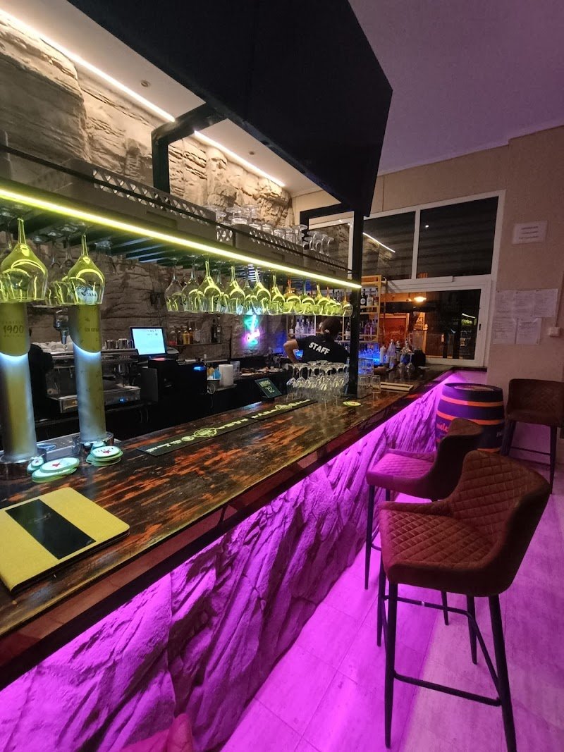 The 't' Lounge & Bar - restaurante en Torrevieja, Alicante, España