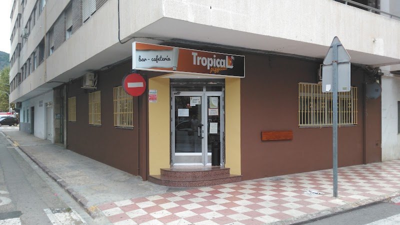 Tropical Pizzeria - restaurante en Tavernes de la Valldigna, Valencia, España