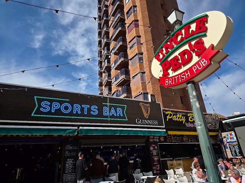 Uncle Ped's British Pub - restaurante en Benidorm, Alicante, España