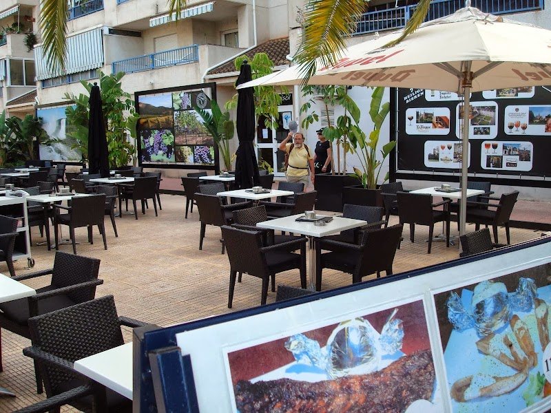 Universal Lounge Bar - restaurante en Albir, Alicante, España