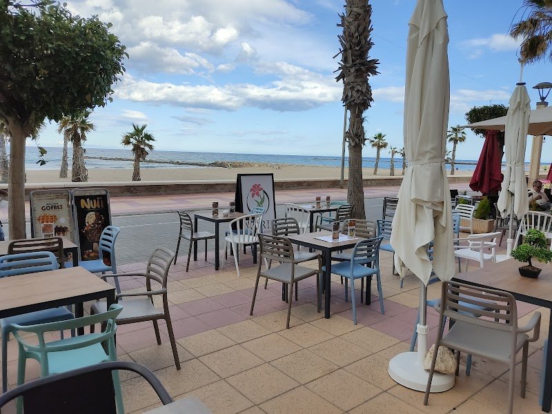 Ward coffee and tea lounge restaurant - restaurante en El Campello, Alicante, España