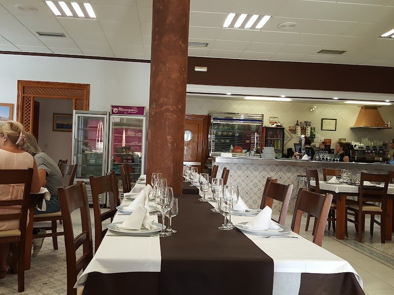 Amador Cafetería, Restaurante, Comidas para llevar. Trabajamos con previo encargos, antes dd las 12:30h. - restaurante en Pilar de la Horadada, Alicante, España